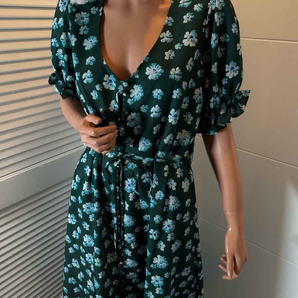 Outerknown Flora puff sleeve A line button front green large . - Picture 7 of 15